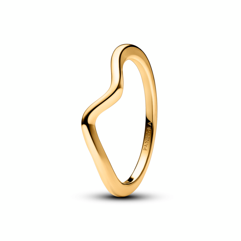 Anillo Pandora con un recubrimiento en oro de 14k Ola Pulida 163095C00