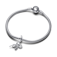 Charm Pandora Colgante Triple plata Graduación 2024​ 793240C01