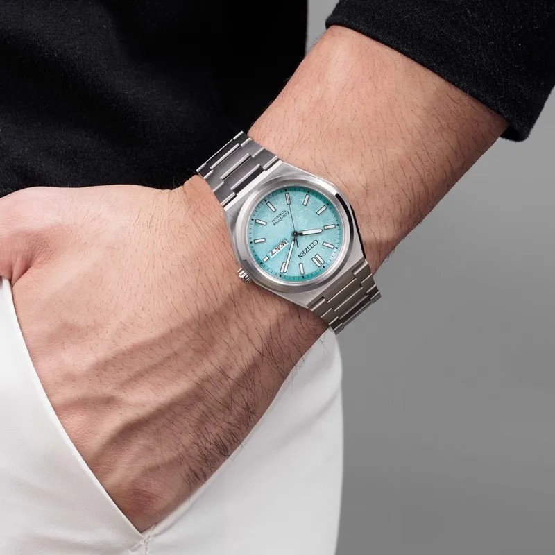 Reloj Citizen Super Titanium Zenshin Eco-Drive AW0130-85M