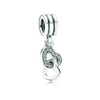 Charm colgante corazones entrelazado